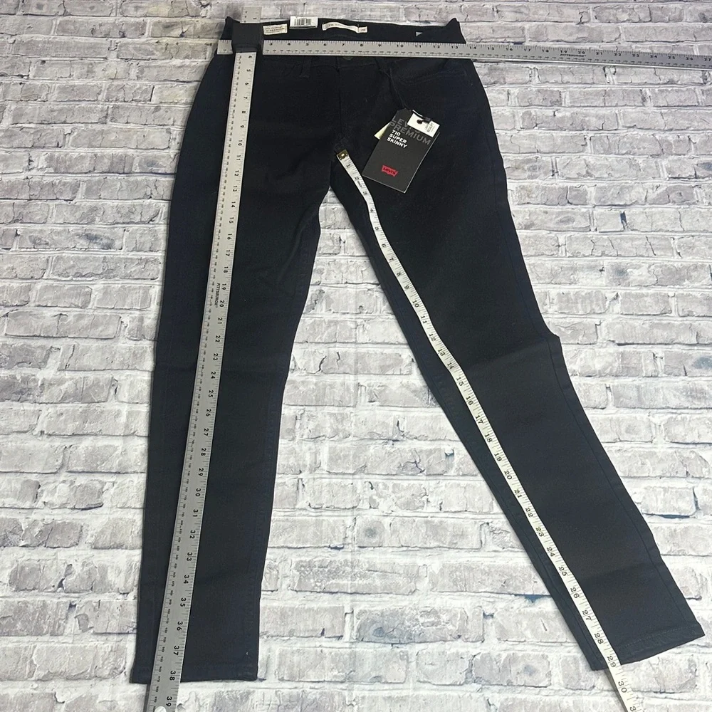 EUC Levi's Premium Black Skinny Jeans for Women - Picture 16 of 16